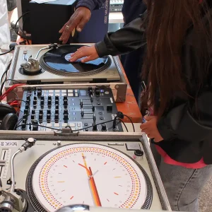 Helping learn to mix